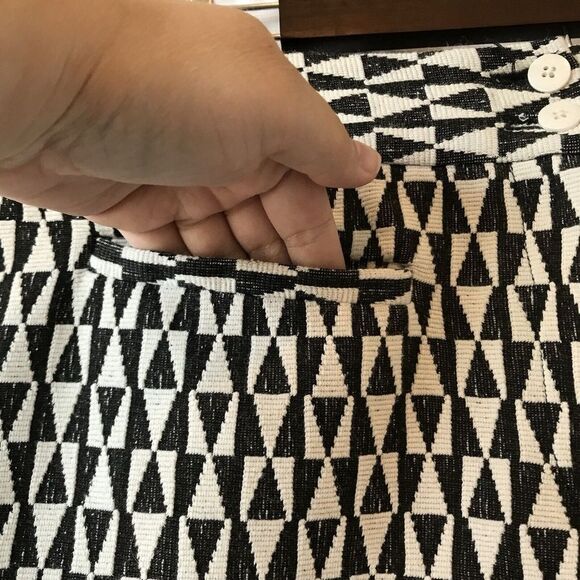 Anthropologie Cartonnier Neda Shorts Black White Geometric Print 4” Retro Mod 10 - Picture 4 of 10